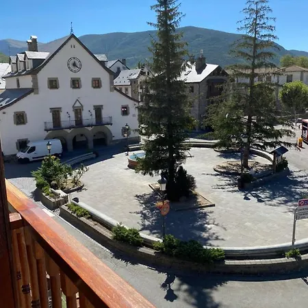 Plaza Centro Apartment Biescas  Exterior photo